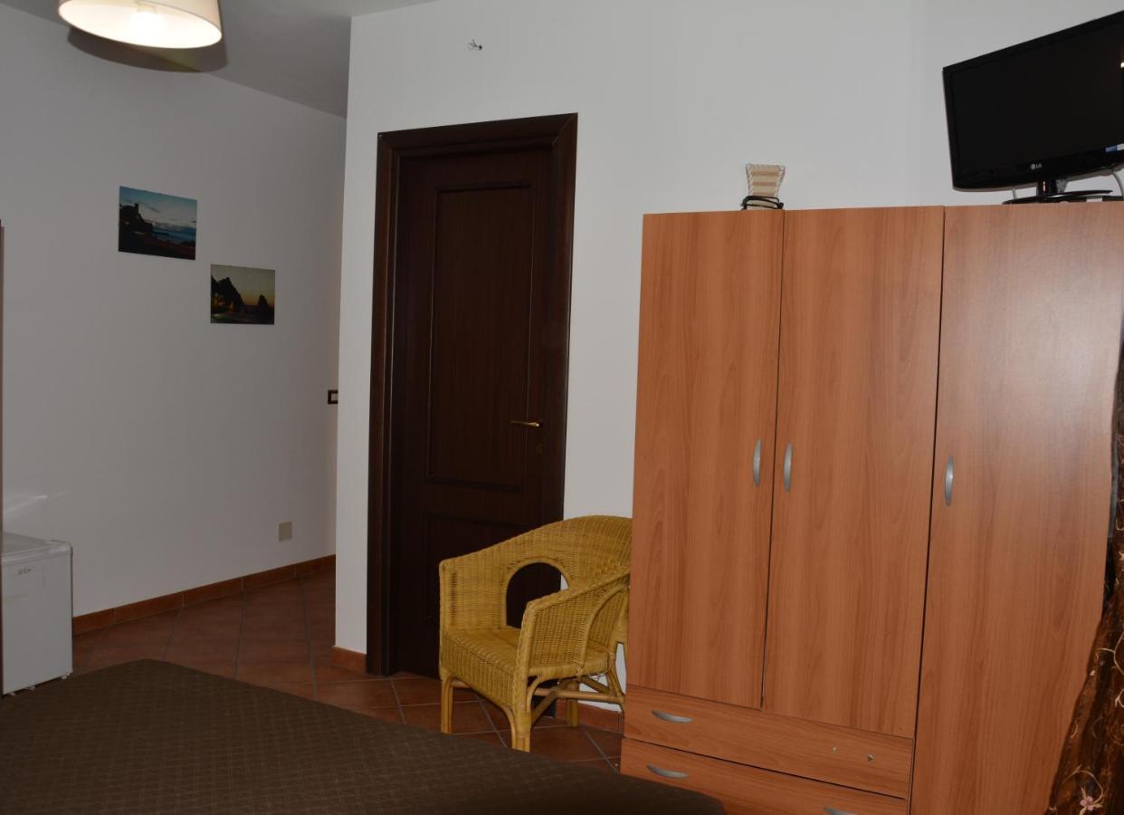 A Due Passi Dal Mare Bed and Breakfast Capo dʼOrlando Exteriör bild