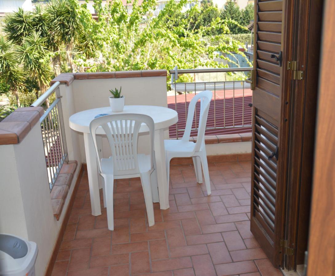 A Due Passi Dal Mare Bed and Breakfast Capo dʼOrlando Exteriör bild